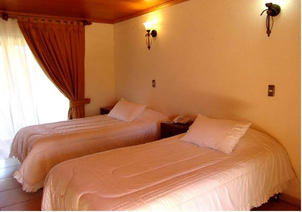 Hotel Puku Vai Hanga Roa Room photo